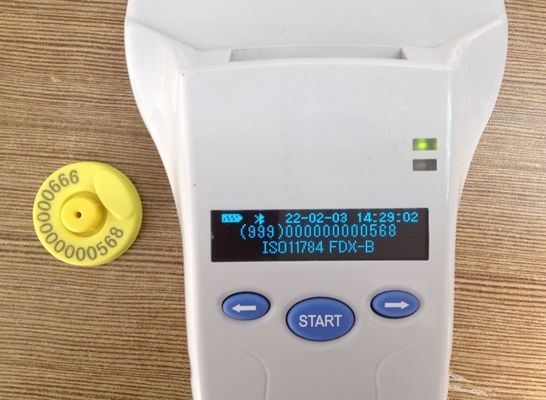 Scanner Microchip Hewan dan perangkat mudah genggam yang mendukung beberapa frekuensi microchip untuk identifikasi hewan