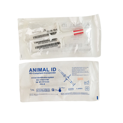 134.2 KHz Frekuensi Pet ID Microchip 2.12*12mm Ukuran Baca Jangkauan 5-10cm Transponder Syringe
